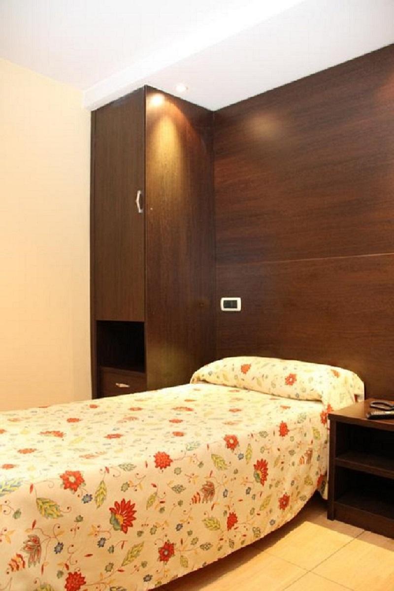 Hotel La Mola Енкамп Экстерьер фото