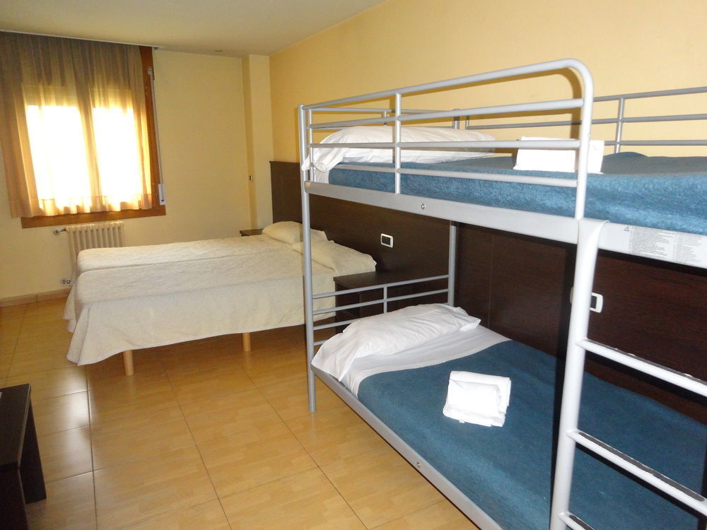 Hotel La Mola Енкамп Экстерьер фото