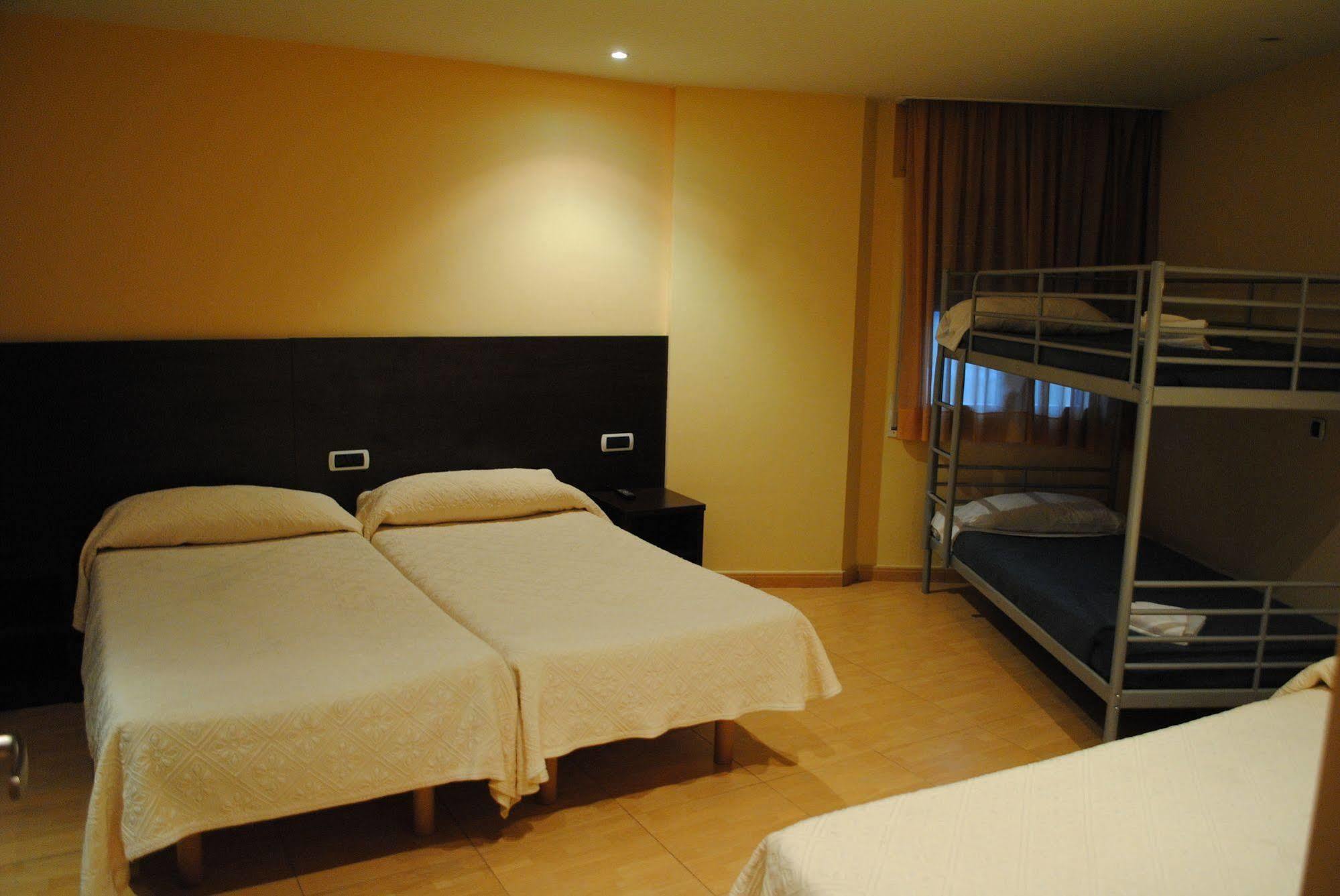 Hotel La Mola Енкамп Экстерьер фото